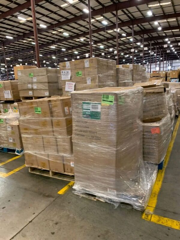 TGT PLAYGROUND pallets