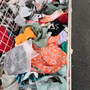 Mixed pallet of men,women and kid's clothings
