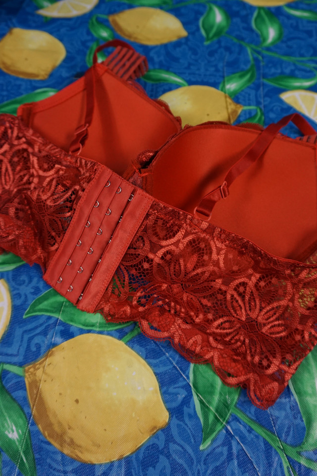 72PC WOMENS YOUMITA BRAS B & C CUPS OVERSTOCKS