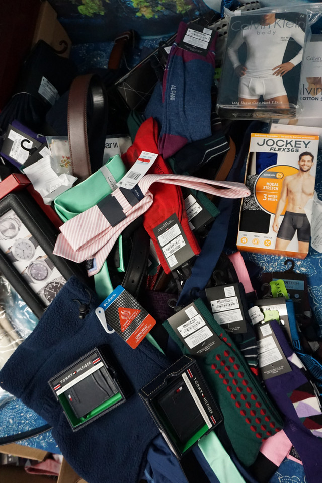 400+PC MENS ACCESSORIES TOMMY COLUMBIA ALFANI CK